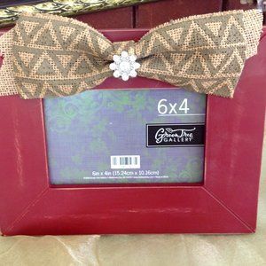 Beautiful 6" x 4" Red Picture Frame with Burlap Bow & Rhinestone Center